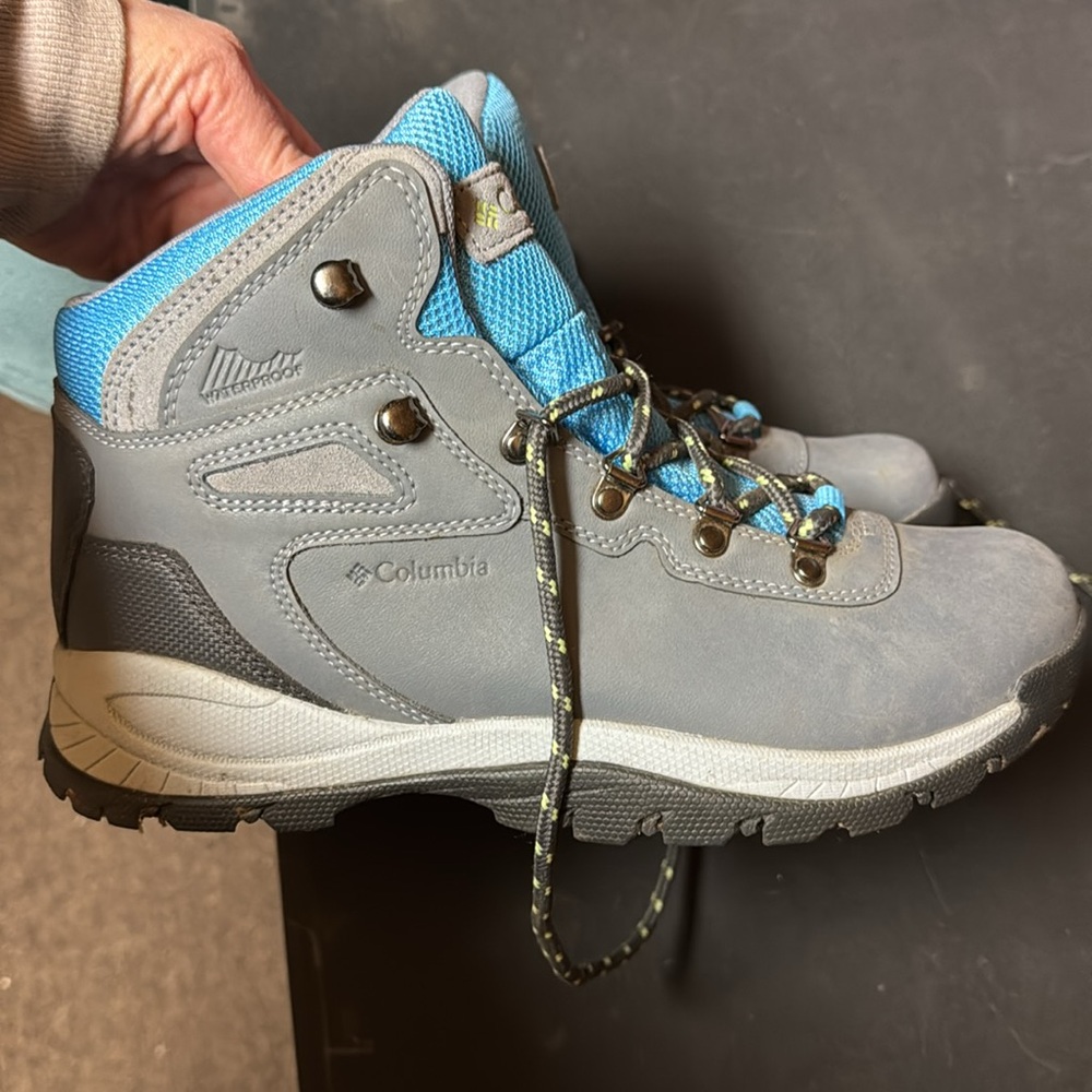 Columbia boots - Picture 2 of 8